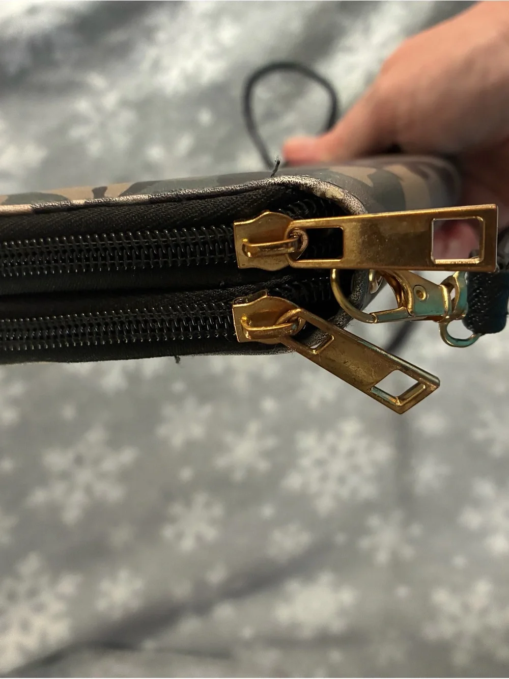 Source Unknown Green and Tan Camouflage Crossbody Wallet with Gold Medallion